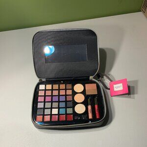 goodness & grace Medium Zip Around Makeup Case NWT